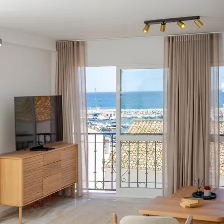 Апартаменты Banus - Brand New Luxury Duplex - Puerto Banus Marina - 2br - 2ba - Spectacular Mediterranean Views - Heart Of Puerto Banus - Steps From El Corte Ingles Luxury Shopping - Surrounded By Restaurants & Nightlife *