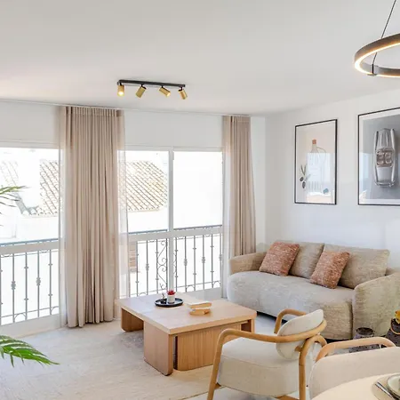 Апартаменты Banus - Brand New Luxury Duplex - Puerto Banus Marina - 2br - 2ba - Spectacular Mediterranean Views - Heart Of Puerto Banus - Steps From El Corte Ingles Luxury Shopping - Surrounded By Restaurants & Nightlife *