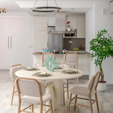 Апартаменты Banus - Brand New Luxury Duplex - Puerto Banus Marina - 2br - 2ba - Spectacular Mediterranean Views - Heart Of Puerto Banus - Steps From El Corte Ingles Luxury Shopping - Surrounded By Restaurants & Nightlife