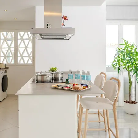 Апартаменты Banus - Brand New Luxury Duplex - Puerto Banus Marina - 2br - 2ba - Spectacular Mediterranean Views - Heart Of Puerto Banus - Steps From El Corte Ingles Luxury Shopping - Surrounded By Restaurants & Nightlife Марбелья