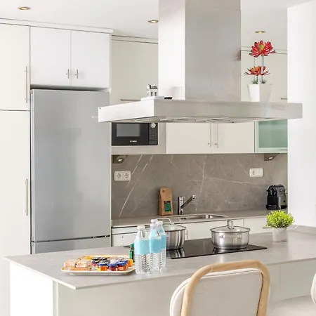 Banus - Brand New Luxury Duplex - Puerto Banus Marina - 2br - 2ba - Spectacular Mediterranean Views - Heart Of Puerto Banus - Steps From El Corte Ingles Luxury Shopping - Surrounded By Restaurants & Nightlife Апартаменты Марбелья