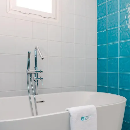 Banus - Brand New Luxury Duplex - Puerto Banus Marina - 2br - 2ba - Spectacular Mediterranean Views - Heart Of Puerto Banus - Steps From El Corte Ingles Luxury Shopping - Surrounded By Restaurants & Nightlife Апартаменты *