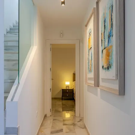 Banus - Brand New Luxury Duplex - Puerto Banus Marina - 2br - 2ba - Spectacular Mediterranean Views - Heart Of Puerto Banus - Steps From El Corte Ingles Luxury Shopping - Surrounded By Restaurants & Nightlife Апартаменты *