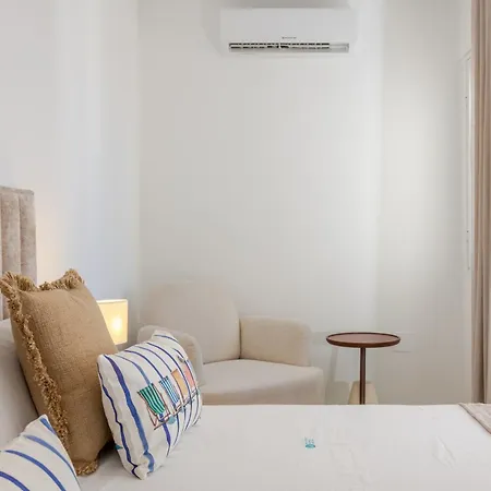 Banus - Brand New Luxury Duplex - Puerto Banus Marina - 2br - 2ba - Spectacular Mediterranean Views - Heart Of Puerto Banus - Steps From El Corte Ingles Luxury Shopping - Surrounded By Restaurants & Nightlife Апартаменты *