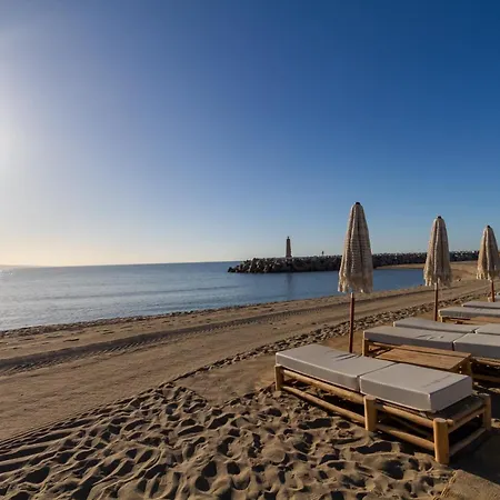 Апартаменты Banus - Brand New Luxury Duplex - Puerto Banus Marina - 2br - 2ba - Spectacular Mediterranean Views - Heart Of Puerto Banus - Steps From El Corte Ingles Luxury Shopping - Surrounded By Restaurants & Nightlife *