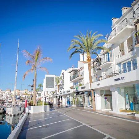 Banus - Brand New Luxury Duplex - Puerto Banus Marina - 2br - 2ba - Spectacular Mediterranean Views - Heart Of Puerto Banus - Steps From El Corte Ingles Luxury Shopping - Surrounded By Restaurants & Nightlife Апартаменты *