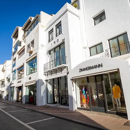 Апартаменты Banus - Brand New Luxury Duplex - Puerto Banus Marina - 2br - 2ba - Spectacular Mediterranean Views - Heart Of Puerto Banus - Steps From El Corte Ingles Luxury Shopping - Surrounded By Restaurants & Nightlife