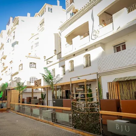 Апартаменты Banus - Brand New Luxury Duplex - Puerto Banus Marina - 2br - 2ba - Spectacular Mediterranean Views - Heart Of Puerto Banus - Steps From El Corte Ingles Luxury Shopping - Surrounded By Restaurants & Nightlife *