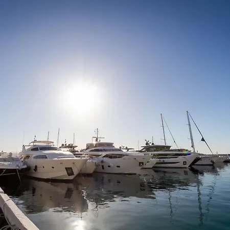 Banus - Brand New Luxury Duplex - Puerto Banus Marina - 2br - 2ba - Spectacular Mediterranean Views - Heart Of Puerto Banus - Steps From El Corte Ingles Luxury Shopping - Surrounded By Restaurants & Nightlife Марбелья